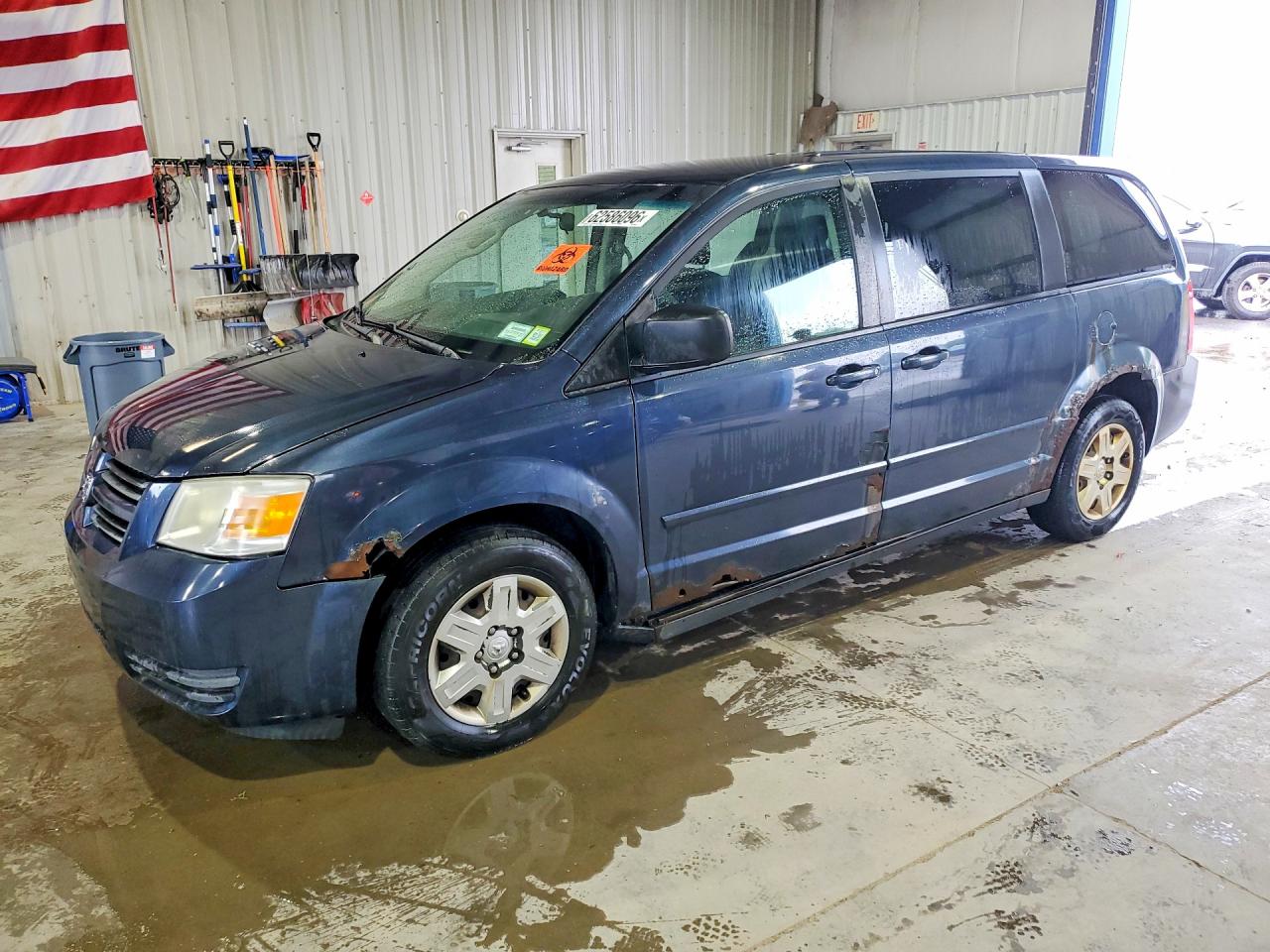2008 Dodge Grand Caravan SE, VIN 1D8HN44H88B158664 — Мелкие вмятины и царапины