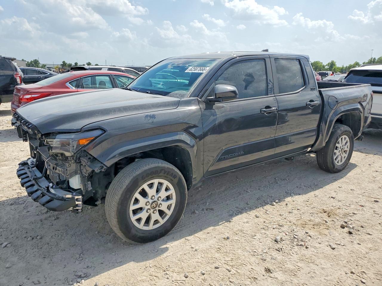 2025 Toyota Tacoma SR5, VIN 3TMKB5FNXSM039536 — Перед