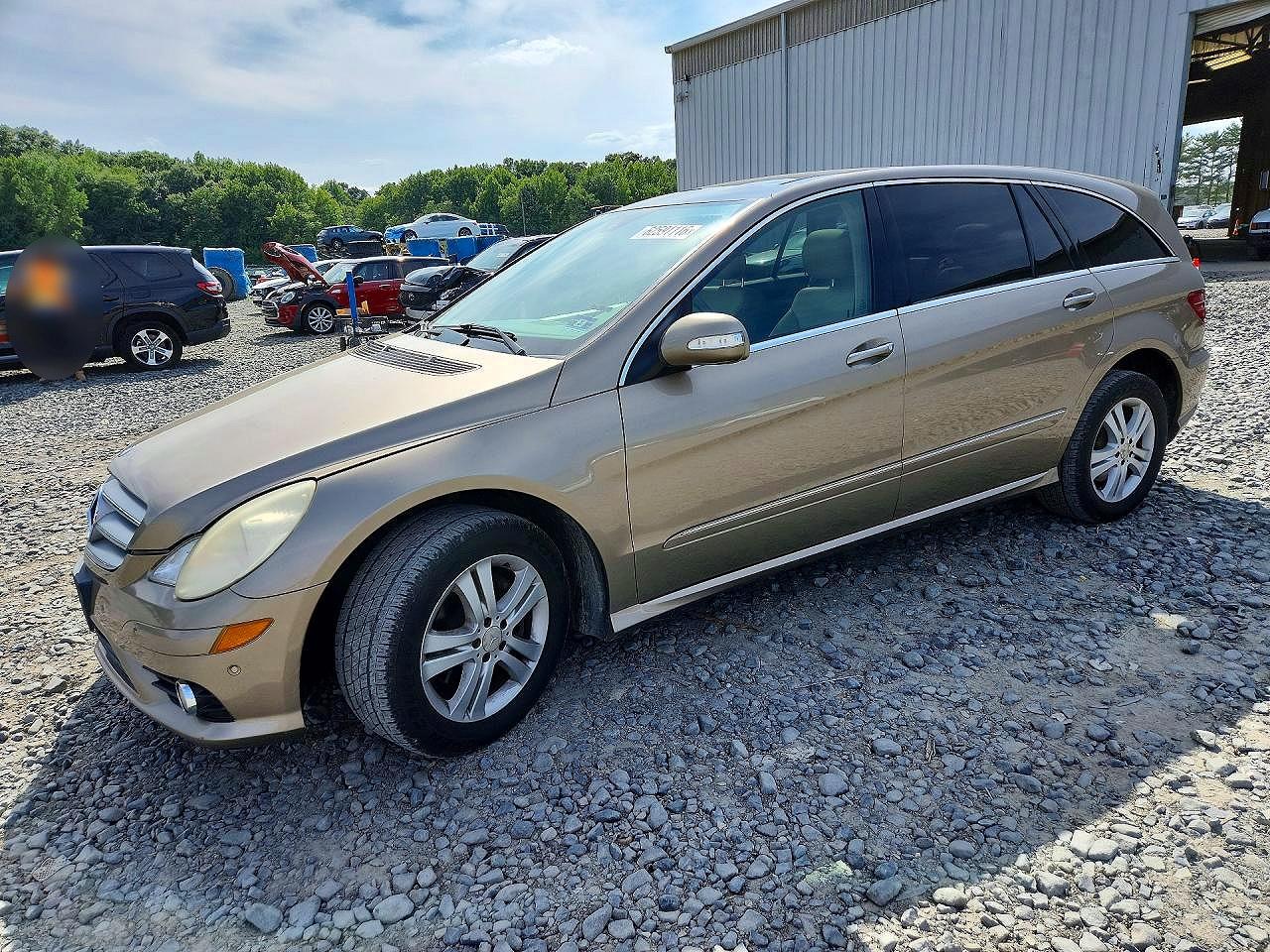 2008 Mercedes-Benz R 3.0L CDI, VIN 4JGCB22E18A074508 — Minor dents and scratches