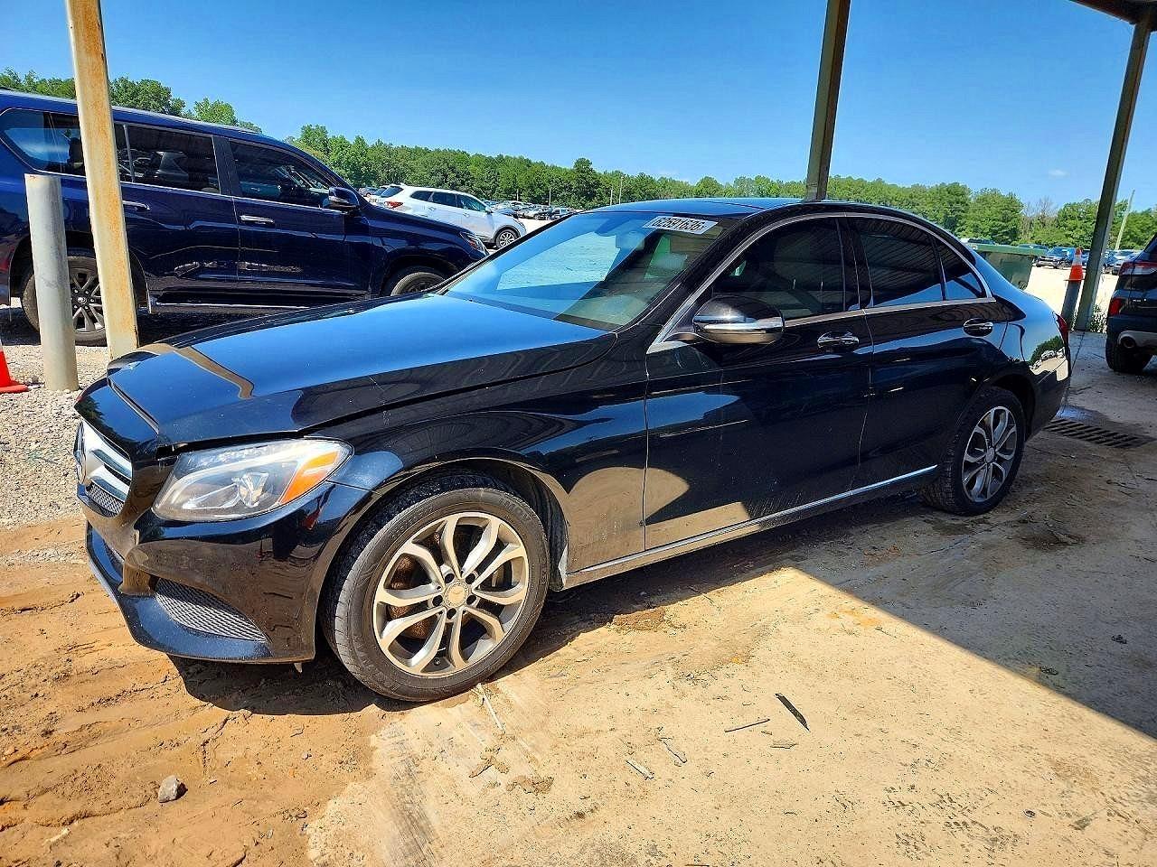 2015 Mercedes-Benz C 300, VIN 55SWF4KB8FU001212 — Front end