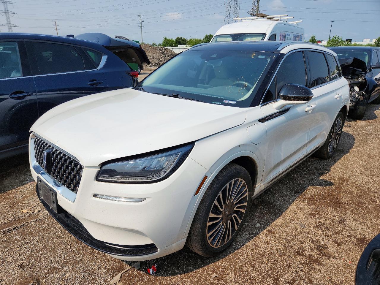 2021 Lincoln Corsair Grand Touring, VIN 5LMTJ5DZ8MUL24692 — Minor dents and scratches