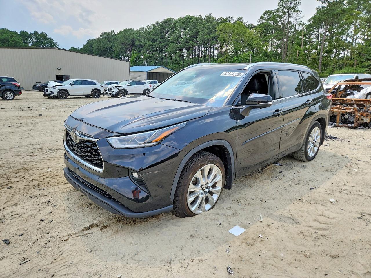 2023 Toyota Highlander Limited, VIN 5TDKDRBH7PS006079 — Перед