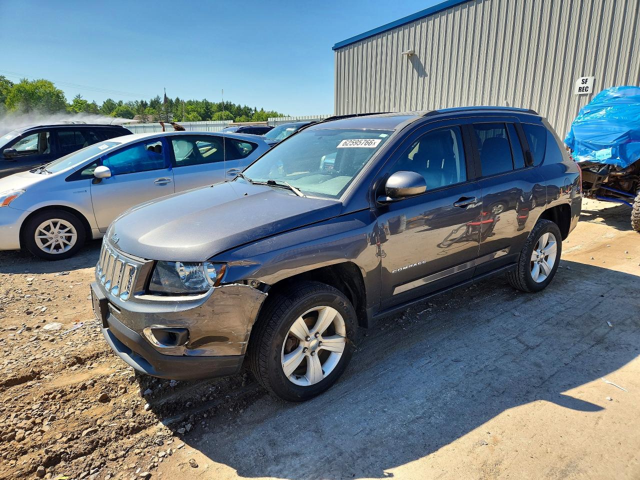 2015 Jeep Compass Latitude, VIN 1C4NJCEAXFD209849 — Перед