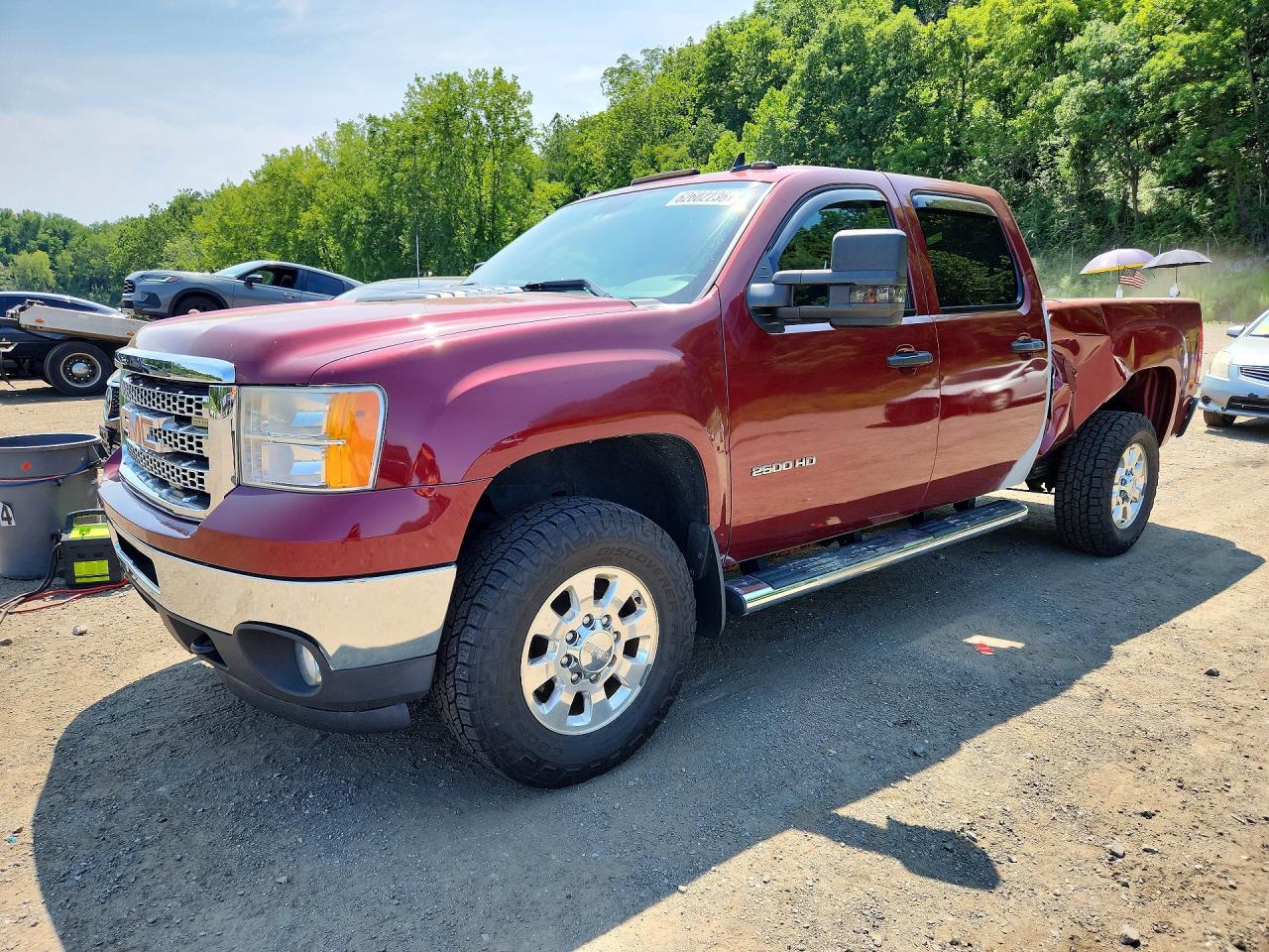 2013 GMC Sierra 2500HD SLE, VIN 1GT120CG8DF225471 — Side