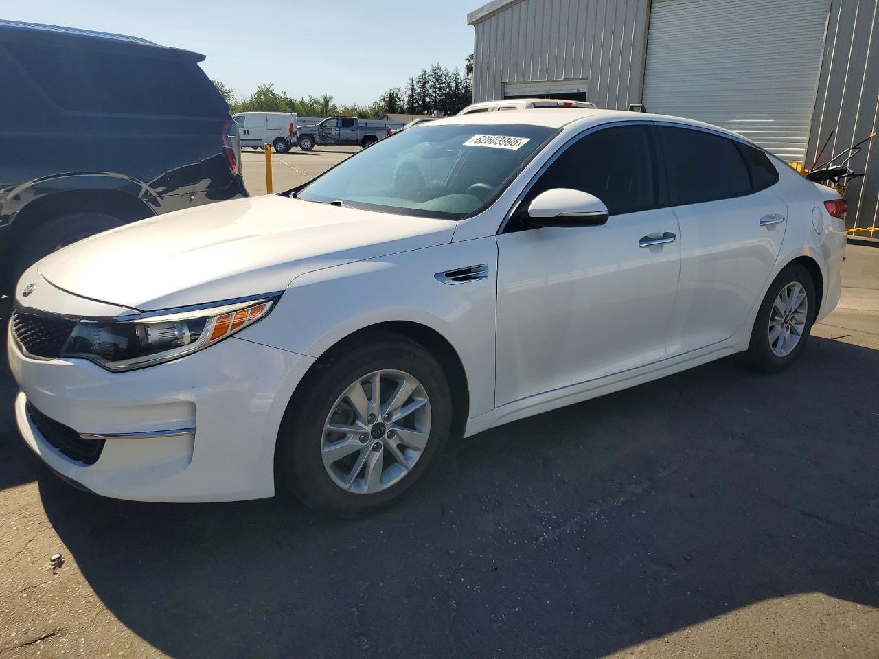 2016 Kia Optima LX, VIN KNAGT4L3XG5083577 — Prior damage history
