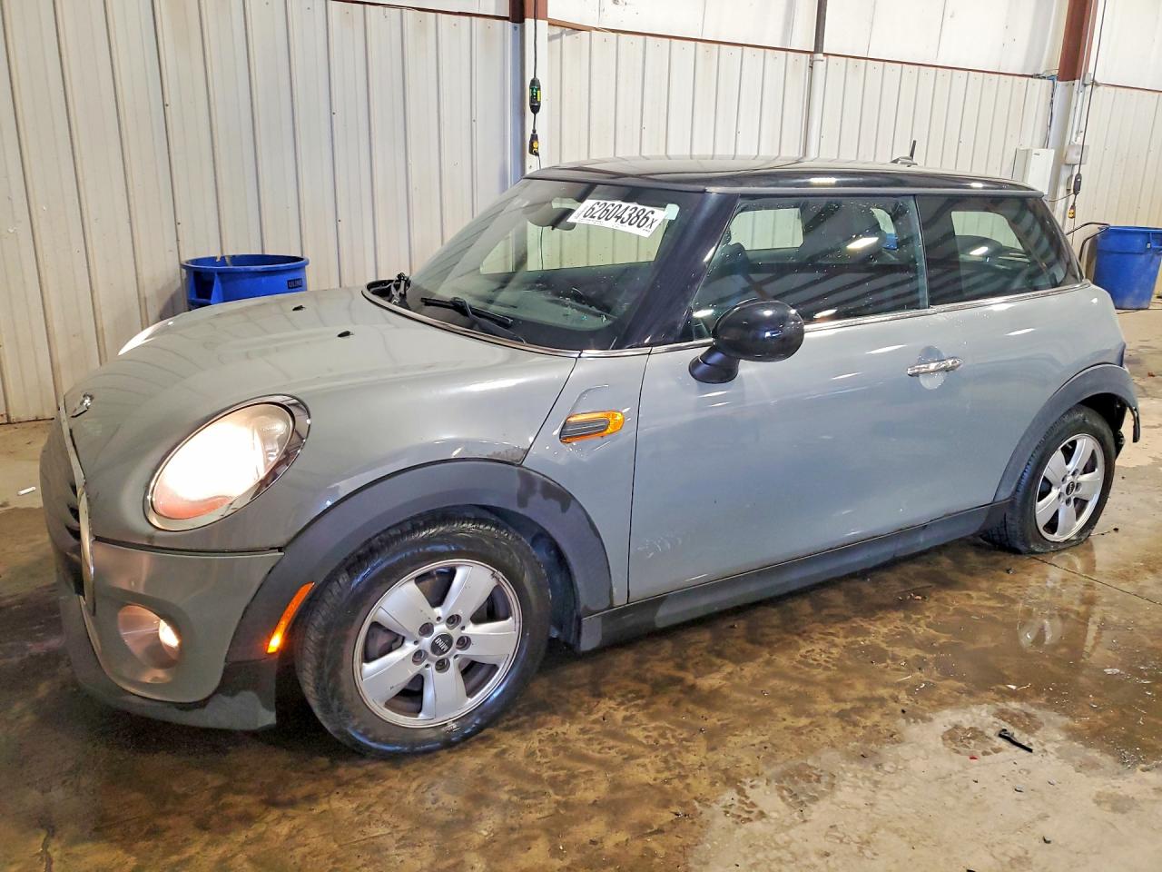 2016 MINI Hardtop, VIN WMWXP5C5XGT739834 — Rear end