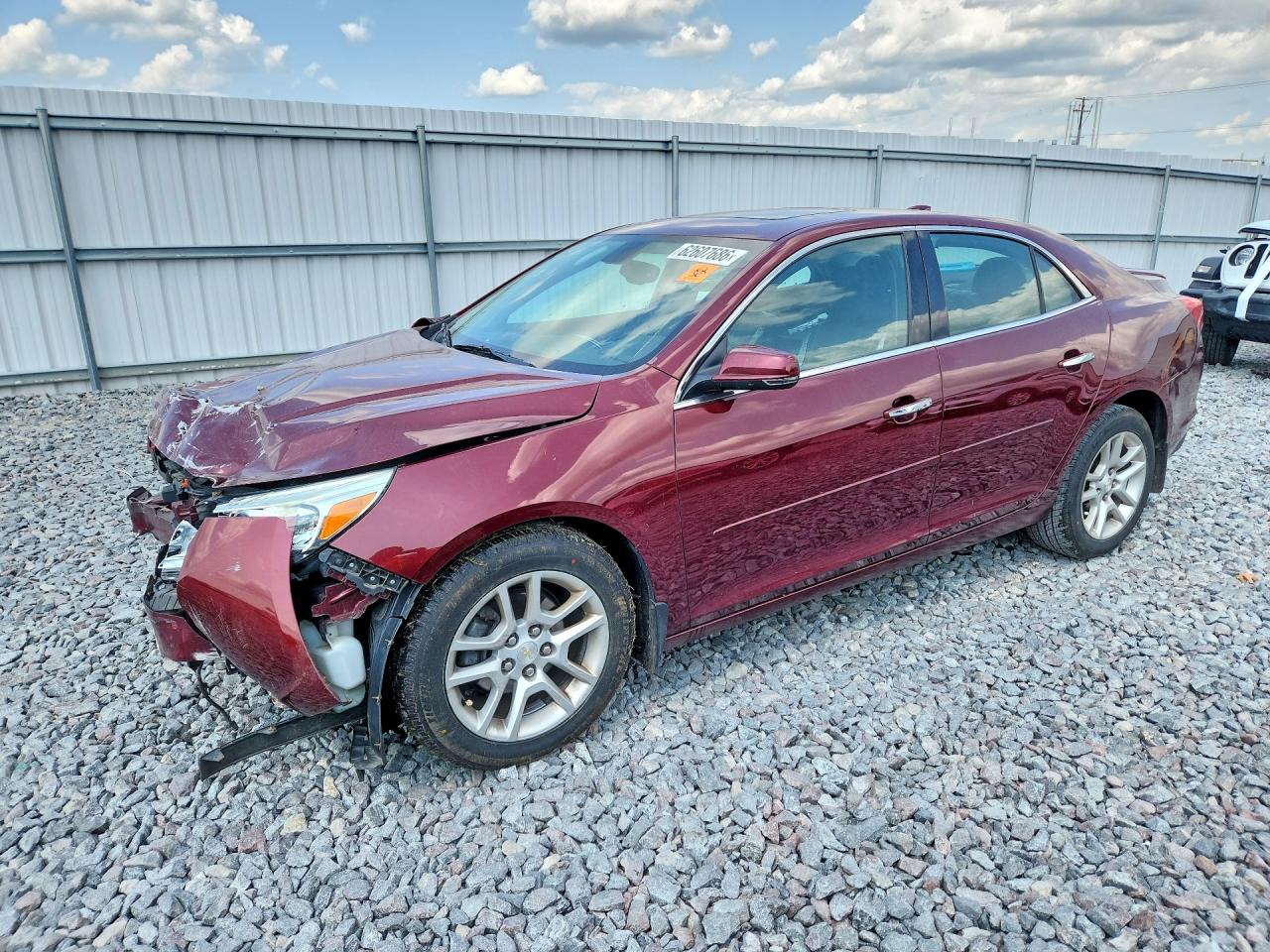 2015 Chevrolet Malibu LT, VIN 1G11C5SL0FF217661 — Front end