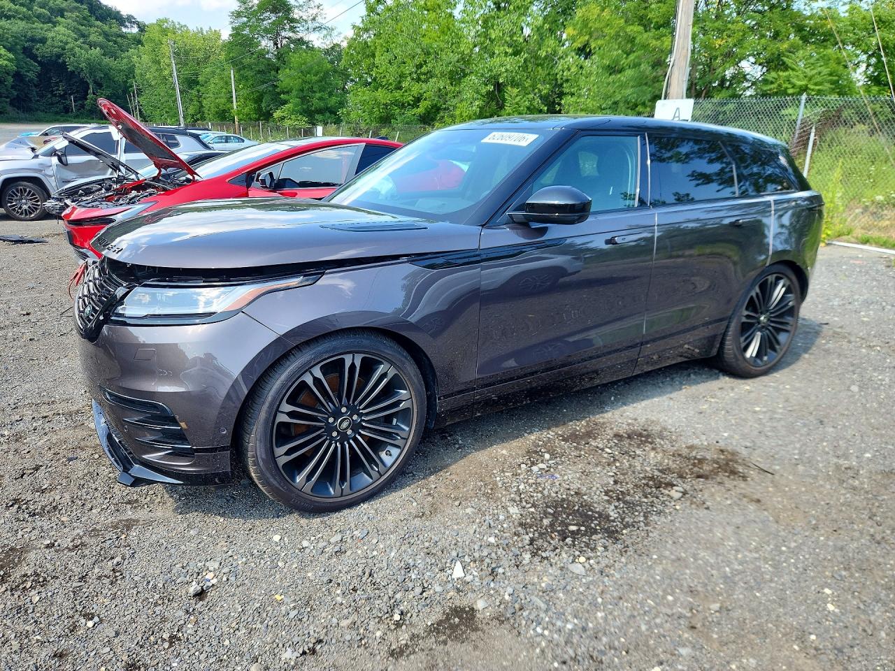 2026 Land Rover Range Rover Velar Dynamic SE, VIN SALYL2EX1TA826312 — Перед