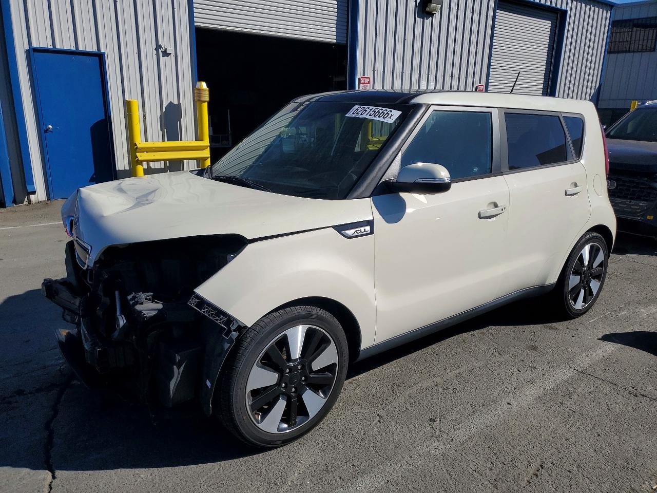 2015 Kia Soul +, VIN KNDJX3A57F7213104 — Front end