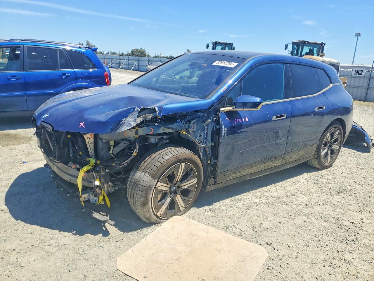 2022 BMW iX xDrive50, VIN WB523CF00NCJ80011 — Front end