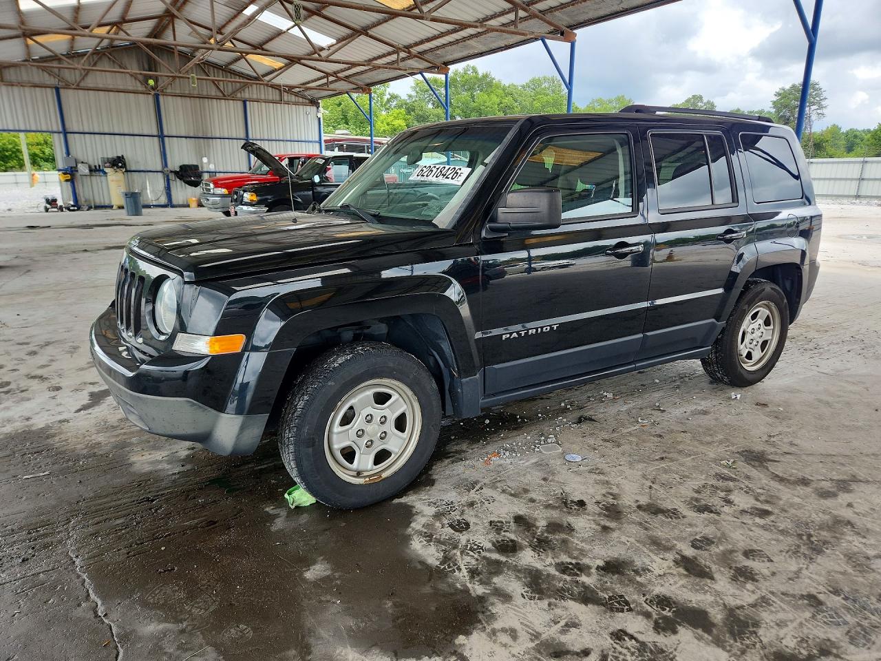 2015 Jeep Patriot Sport, VIN 1C4NJPBA2FD235390 — Front end