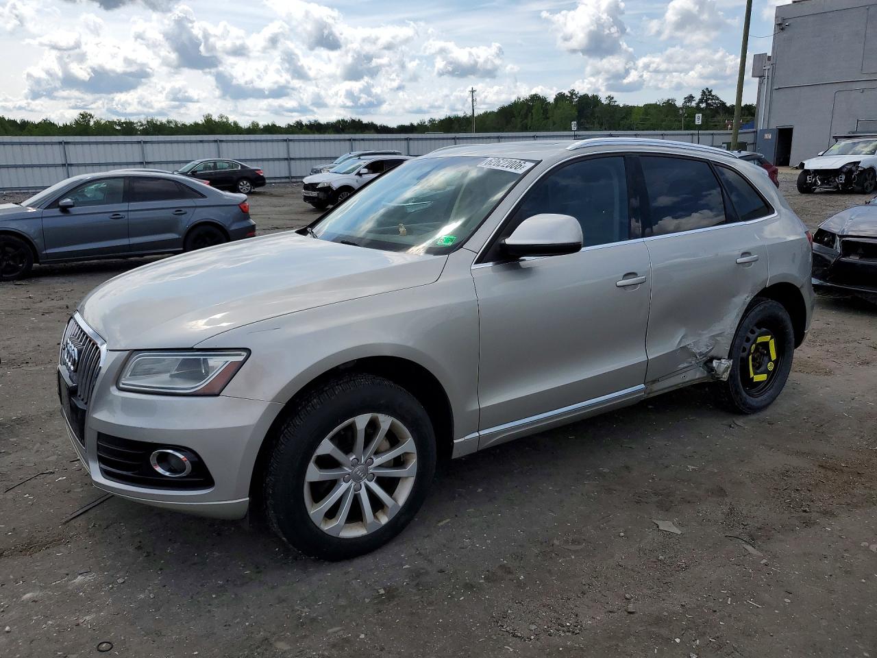 2014 Audi Q5 Premium, VIN WA1CFAFP7EA058690 — Side