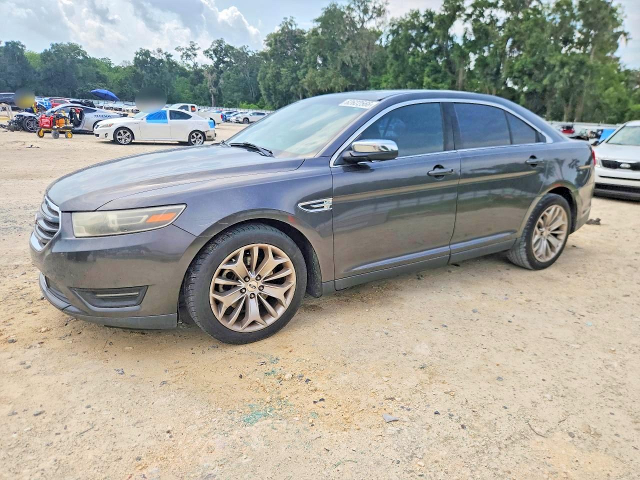 2015 Ford Taurus Limited, VIN 1FAHP2F84FG105931 — Зад
