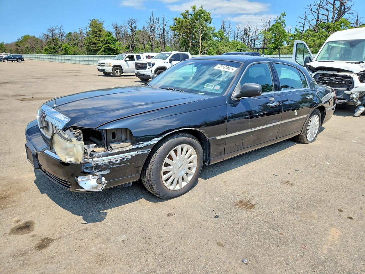 2004 Lincoln Town Car Signature, VIN 1LNHM81W84Y604102 — Mechanical