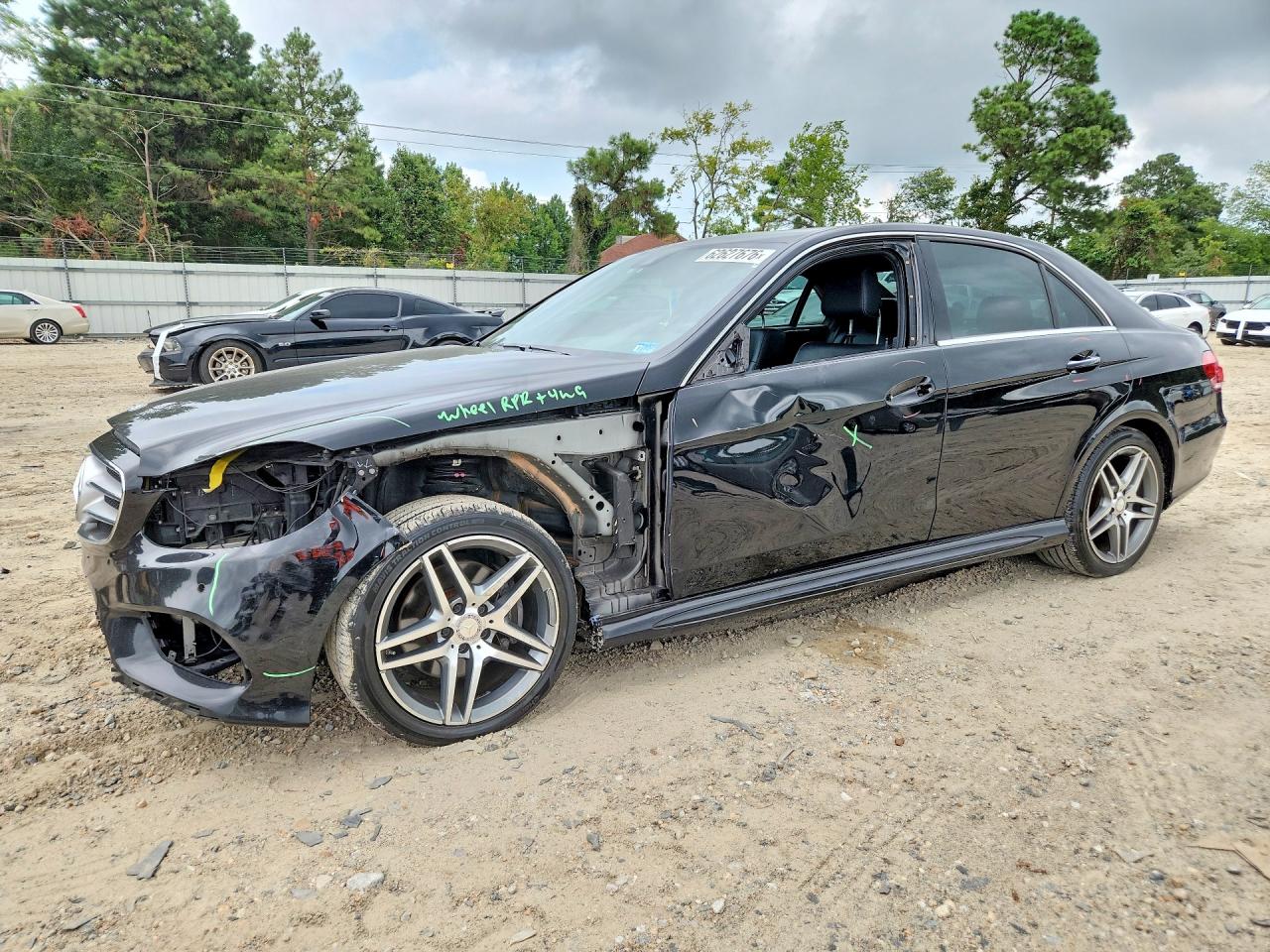 2015 Mercedes-Benz E 350 Sport, VIN WDDHF8JB8FB108319 — Front end