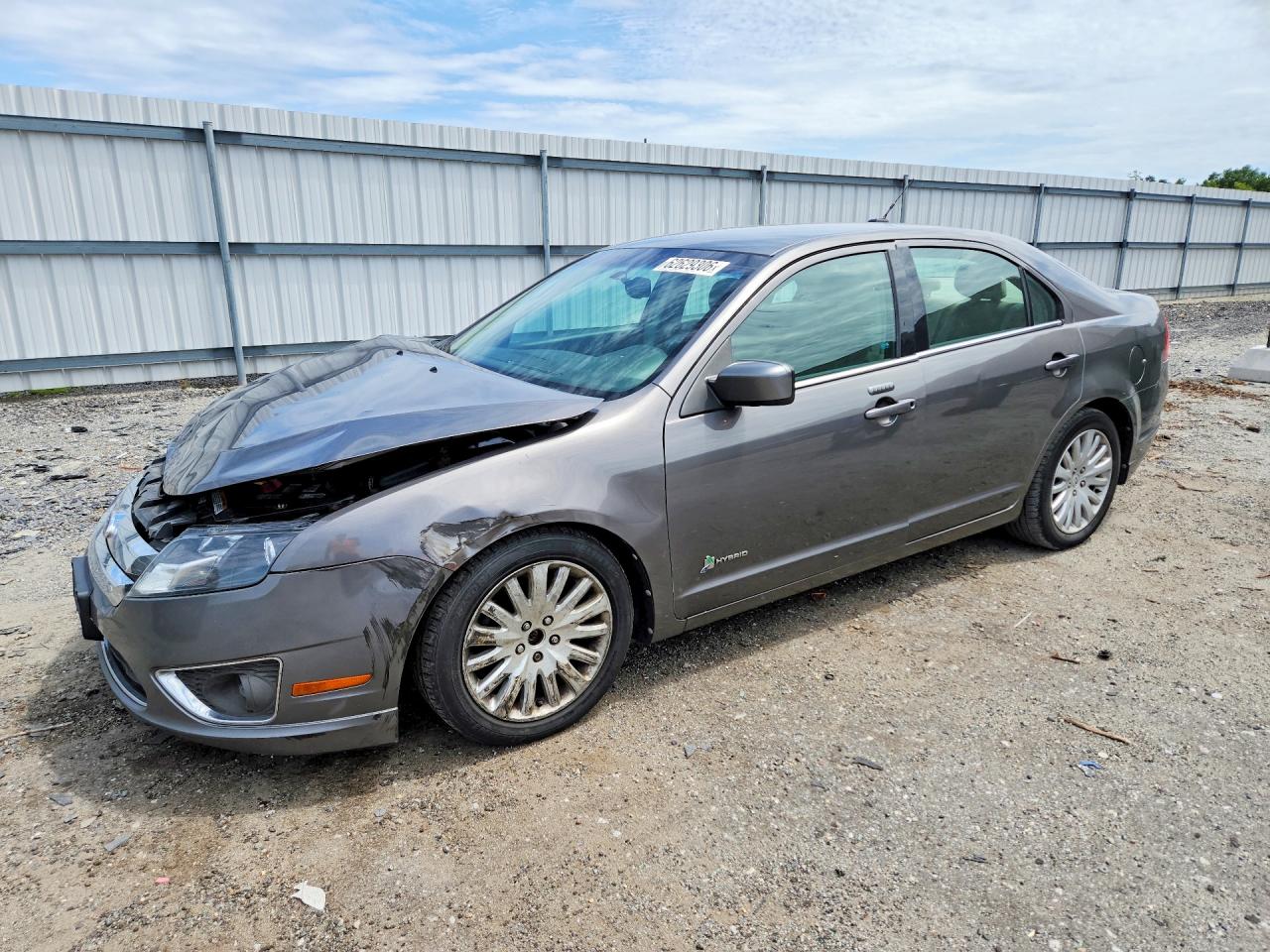 2011 Ford Fusion Hybrid, VIN 3FADP0L35BR215255 — Front end
