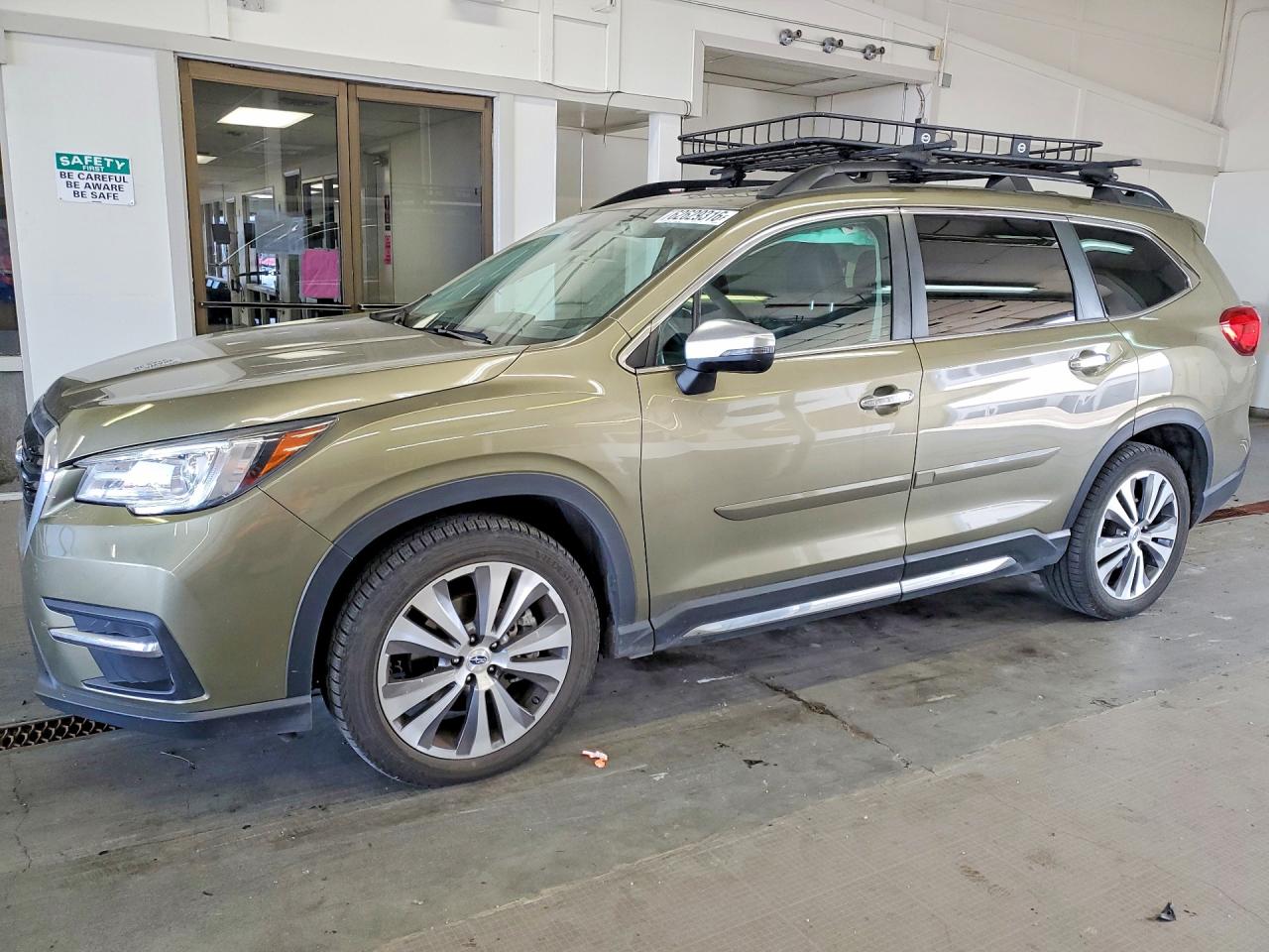 2022 Subaru Ascent Touring, VIN 4S4WMARDXN3438911 — Front end