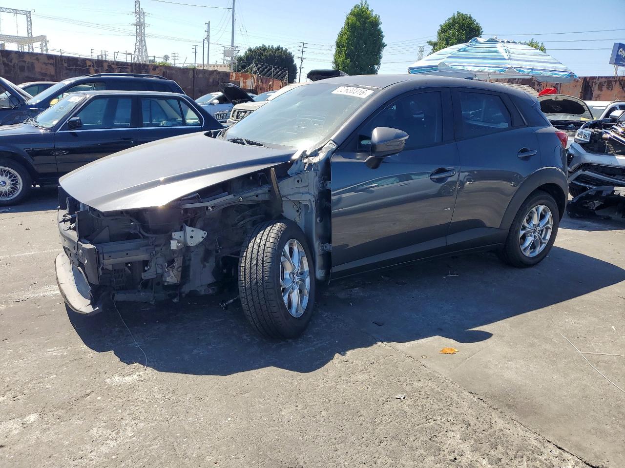 2016 Mazda CX-3 Touring, VIN JM1DKBC70G0124196 — Front end