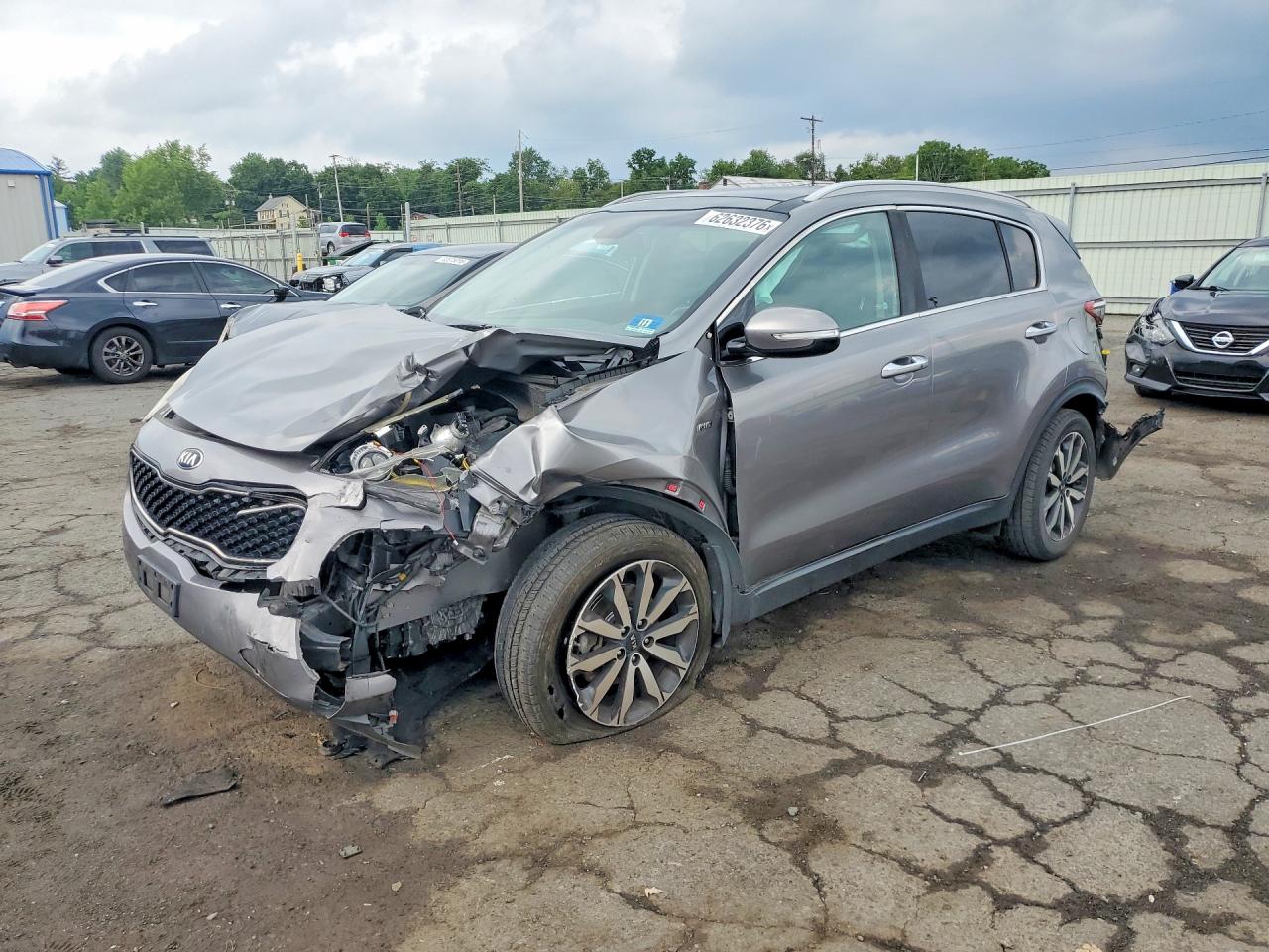 2017 Kia Sportage EX, VIN KNDPNCAC6H7270220 — Front end
