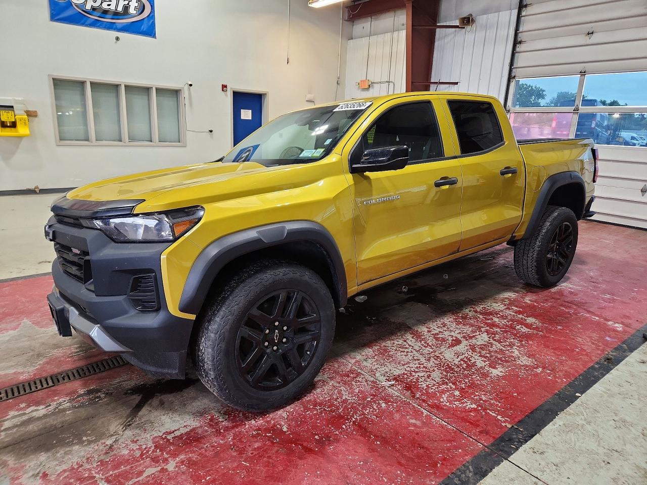 2023 Chevrolet Colorado 4WD Trail Boss, VIN 1GCPTEEK7P1160460 — Front end