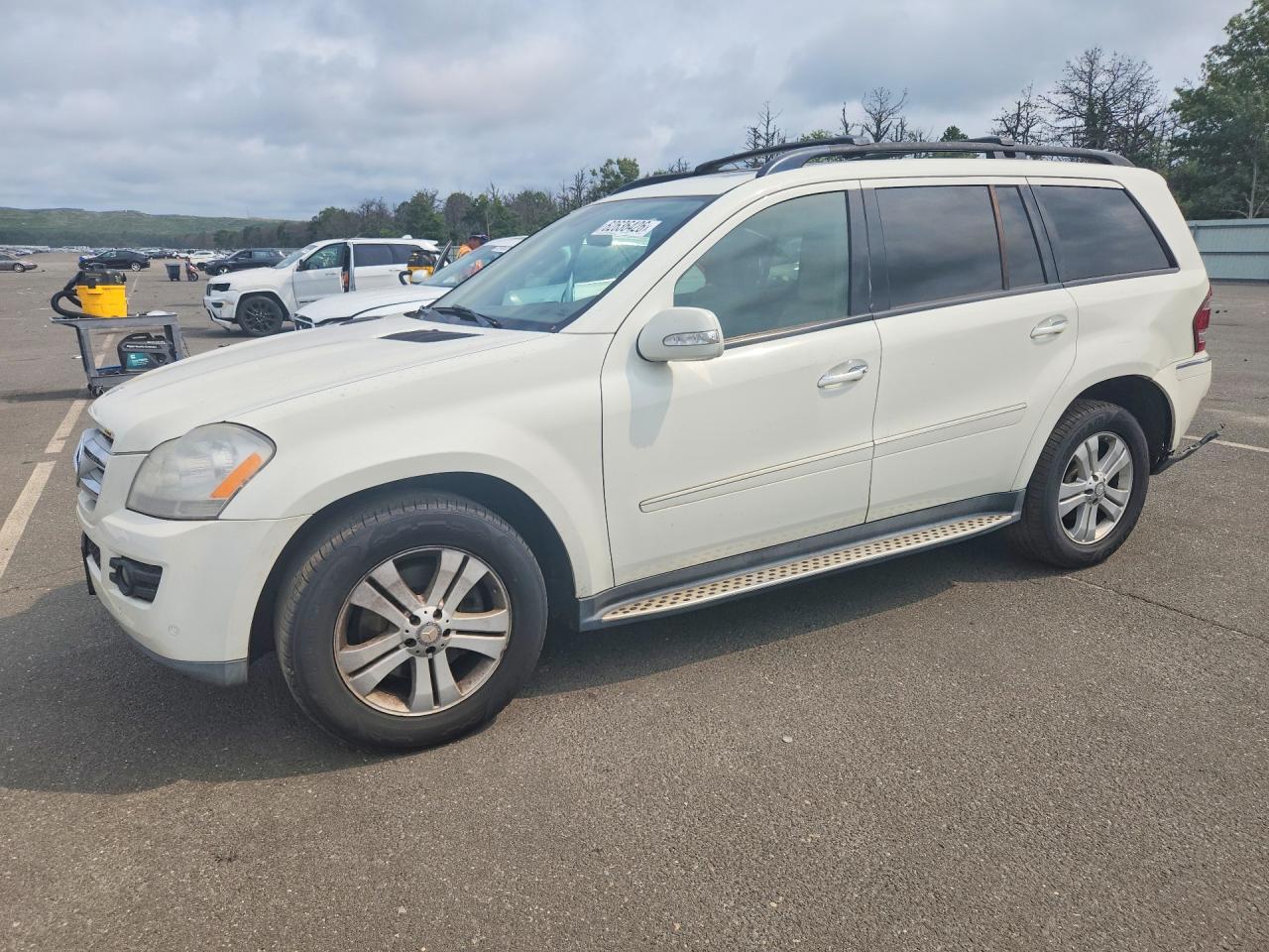 2008 Mercedes-Benz GL 450, VIN 4JGBF71E48A438399 — Rear end