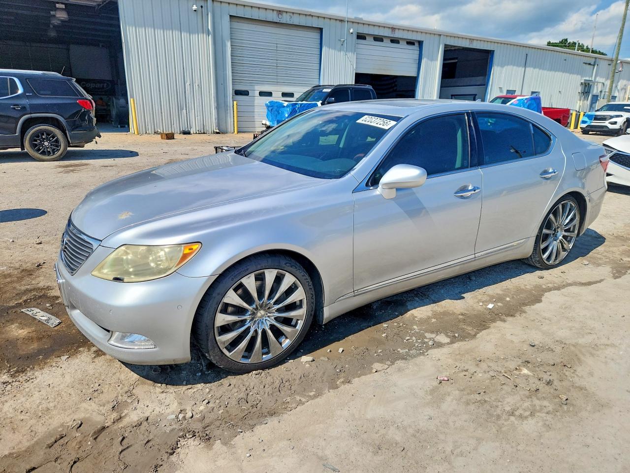 2008 Lexus LS 460, VIN JTHBL46F285055050 — Normal wear