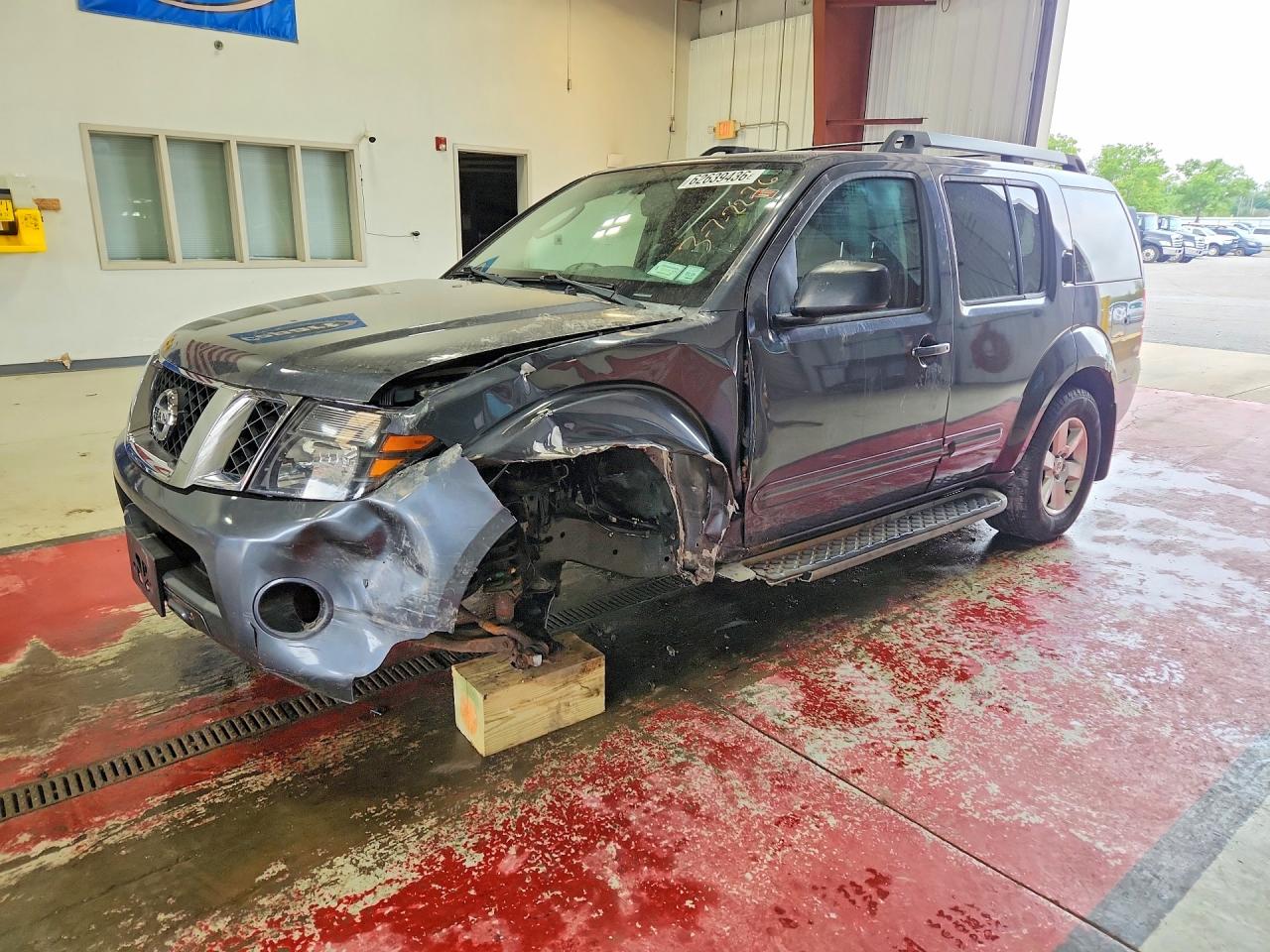 2012 Nissan Pathfinder Silver Edition, VIN 5N1AR1NB0CC633719 — Перед