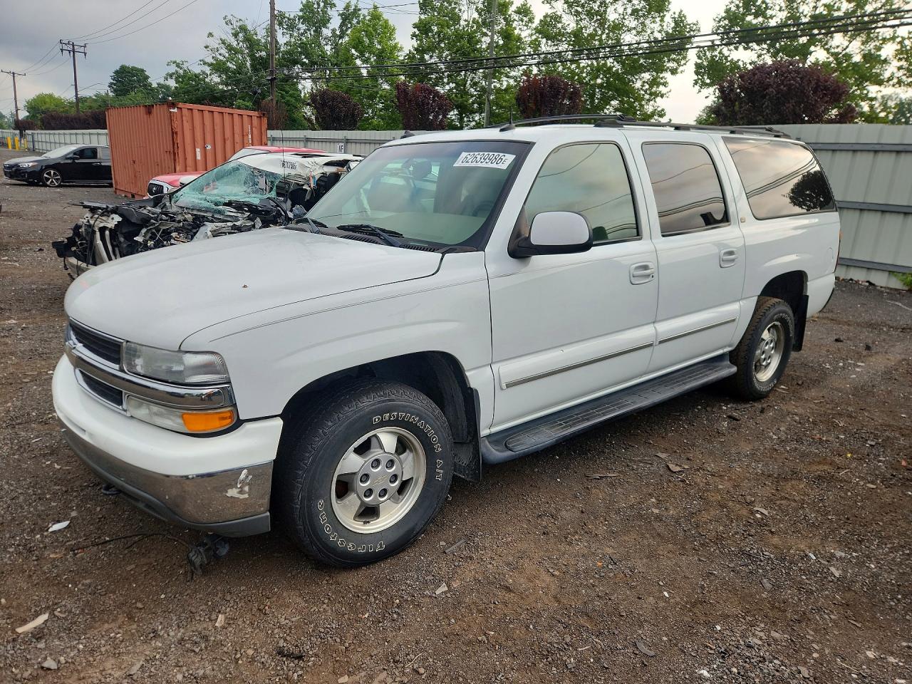 2003 Chevrolet Suburban LT, VIN 1GNFK16Z33J128139 — Side