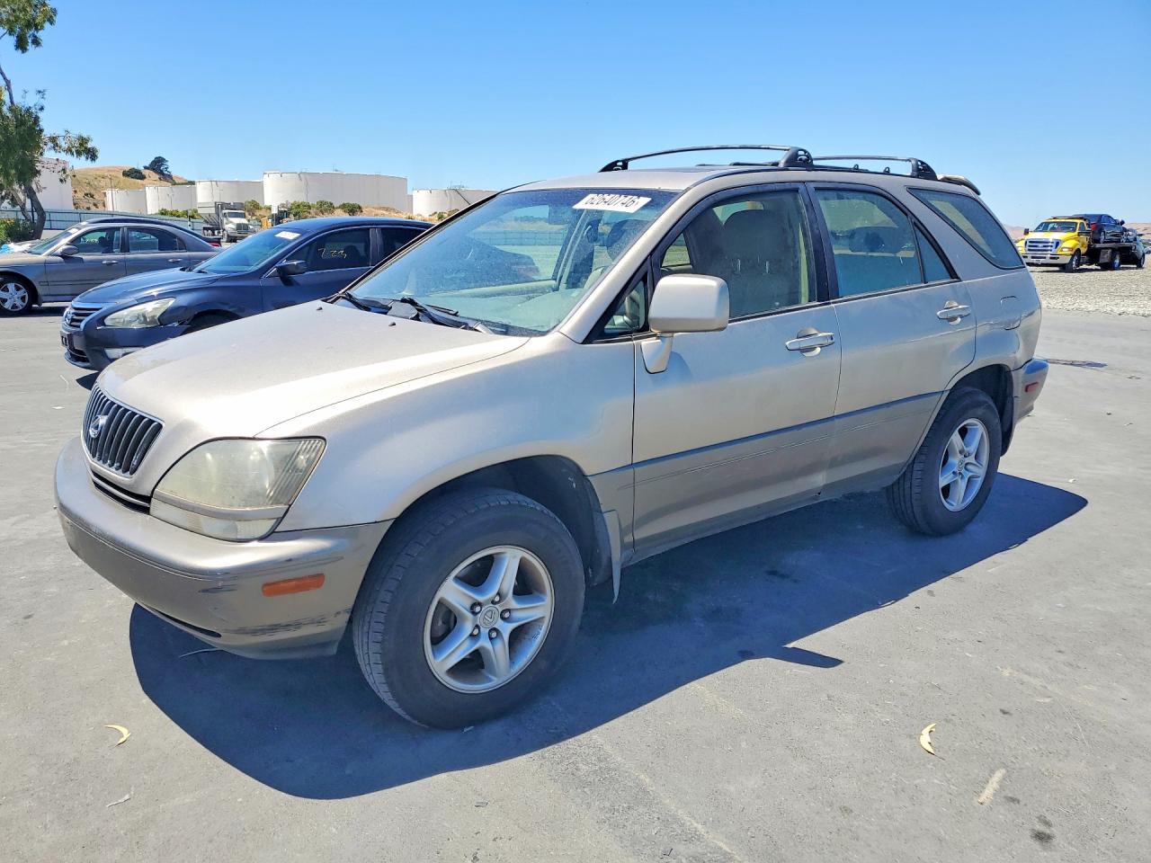 1999 Lexus RX 300, VIN JT6HF10UXX0052179 — Side
