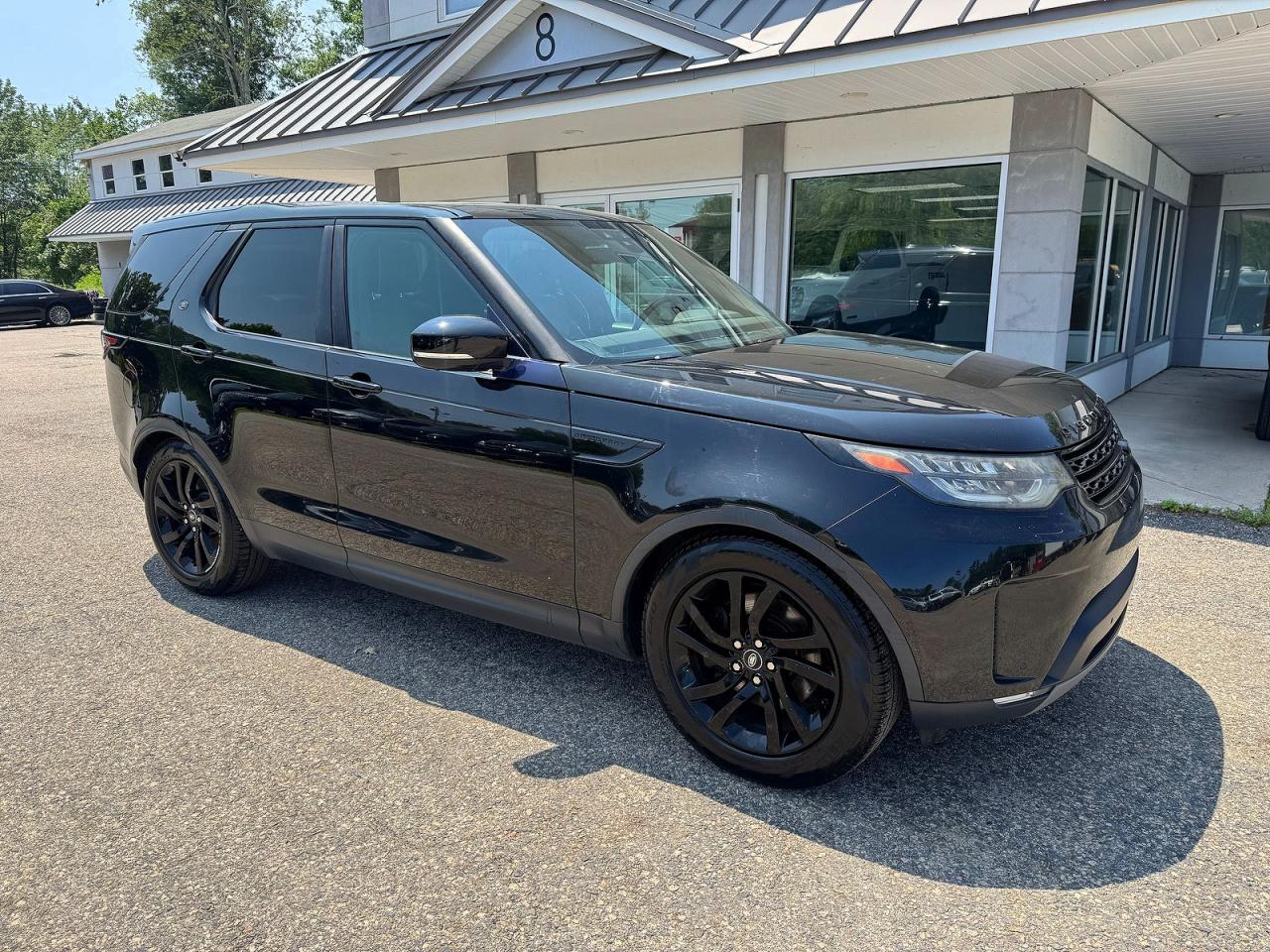 2017 Land Rover Discovery HSE Luxury, VIN SALRHBBV2HA044665 — Auction photo