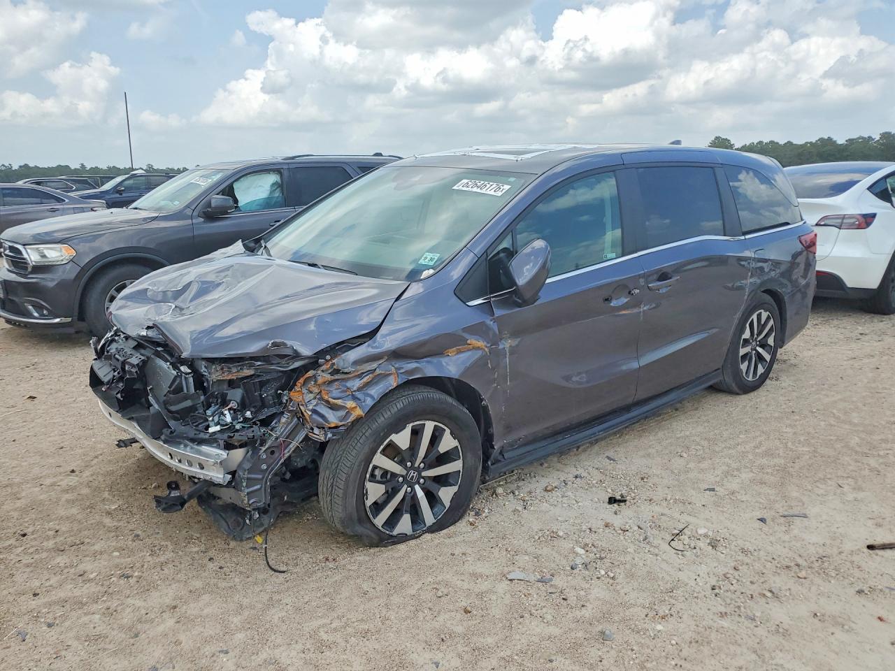 2025 Honda Odyssey EX-L, VIN 5FNRL6H63SB089948 — Front end
