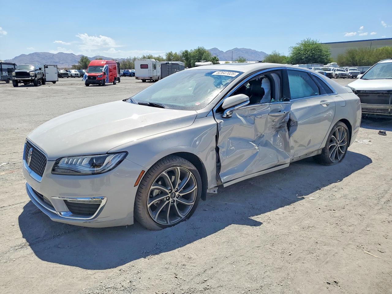 2019 Lincoln MKZ Reserve I, VIN 3LN6L5C91KR625319 — Side