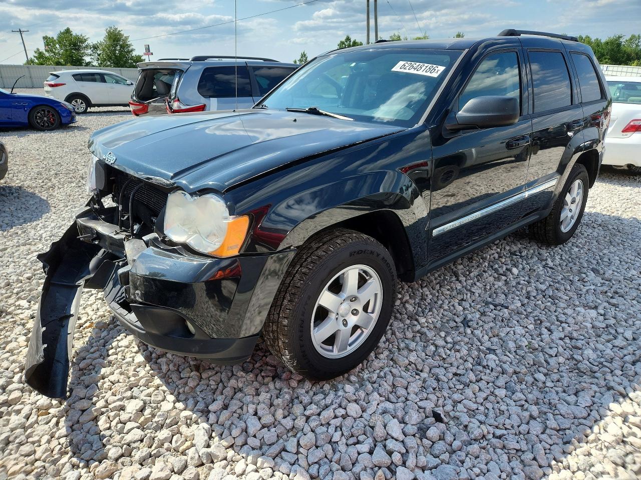 2010 Jeep Grand Cherokee Laredo, VIN 1J4PR4GK9AC151321 — Front end