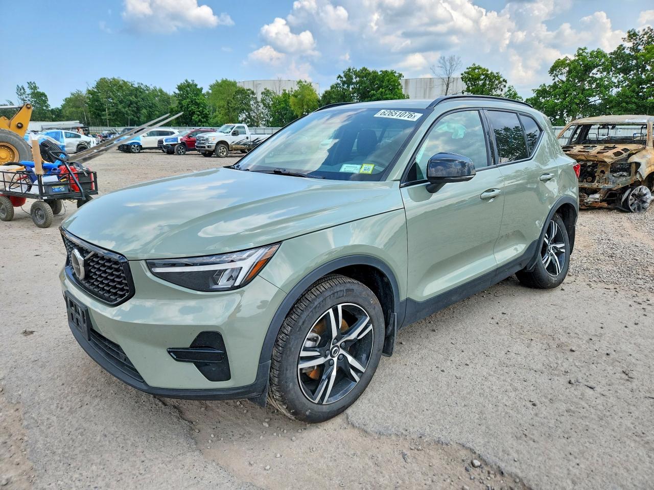 2024 Volvo XC40 Core Bright Theme, VIN YV4L12UK8R2348936 — Бок