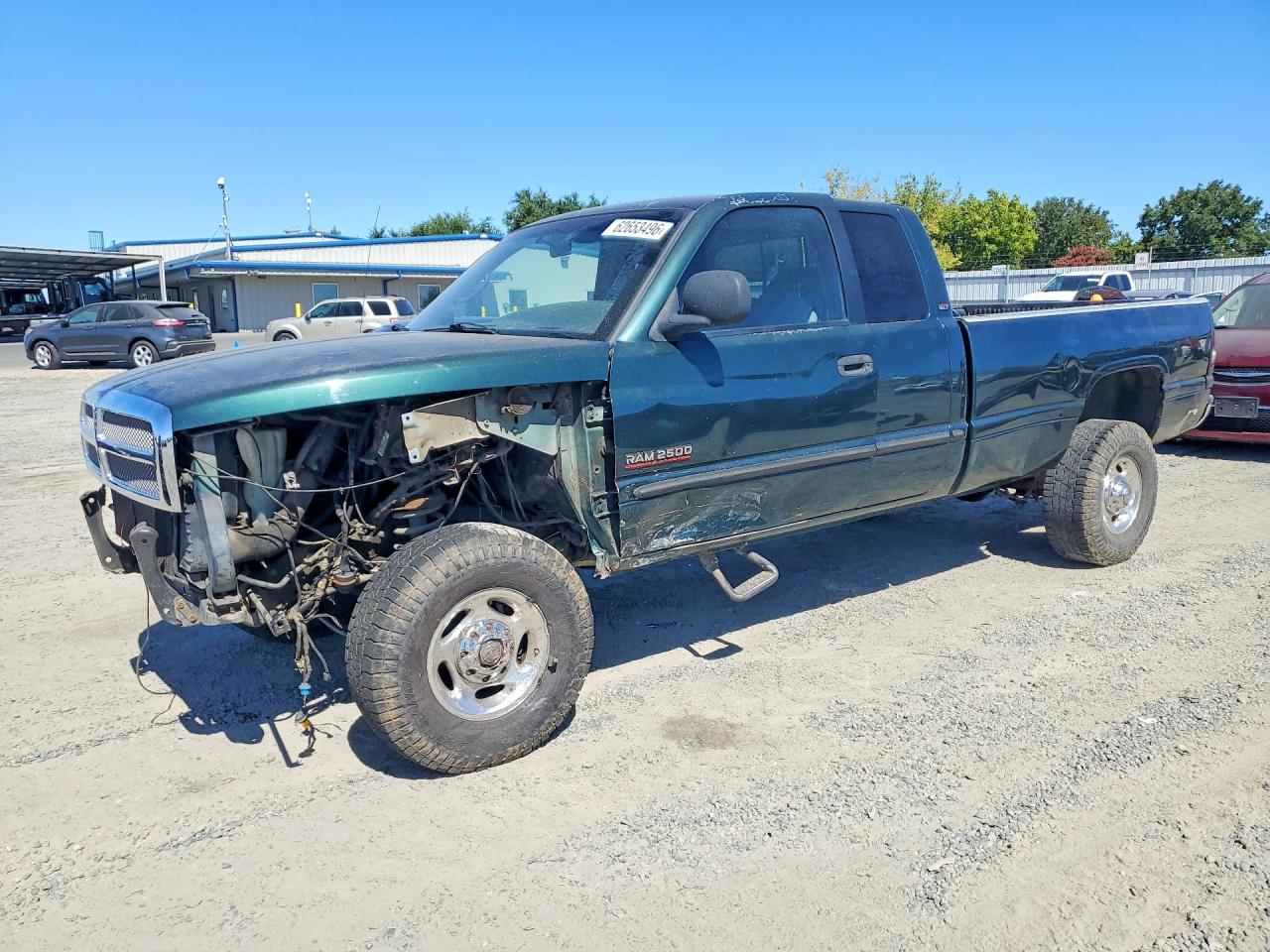 2000 Dodge 2500, VIN 3B7KF2368YG157091 — Перед