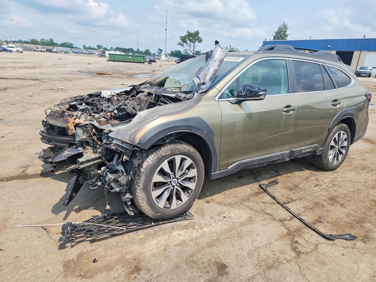2025 Subaru Outback Limited, VIN 4S4BTANC6S3231801 — Пожар в моторном отсеке