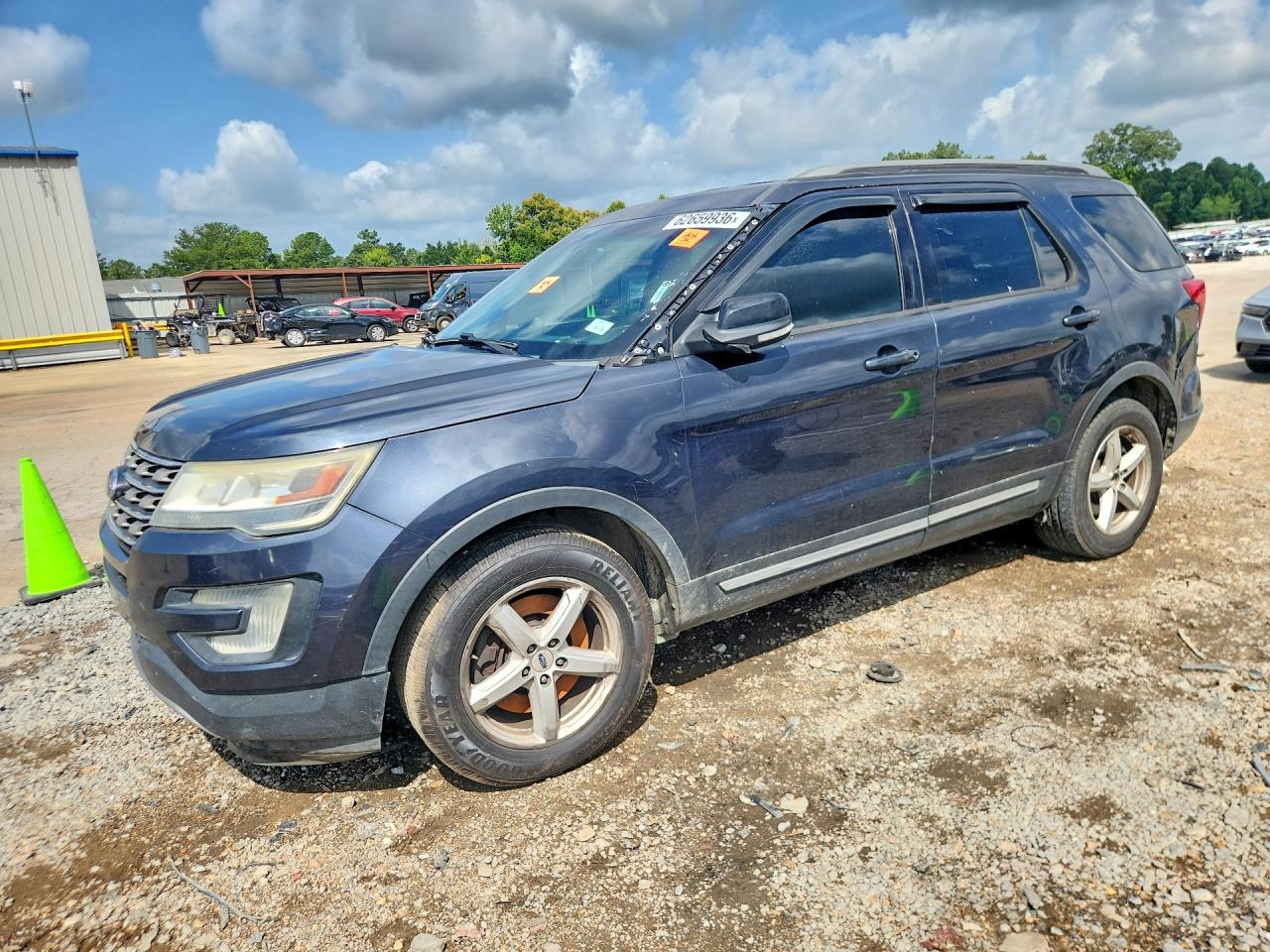 2017 Ford Explorer XLT, VIN 1FM5K7D8XHGA84867 — Rear end
