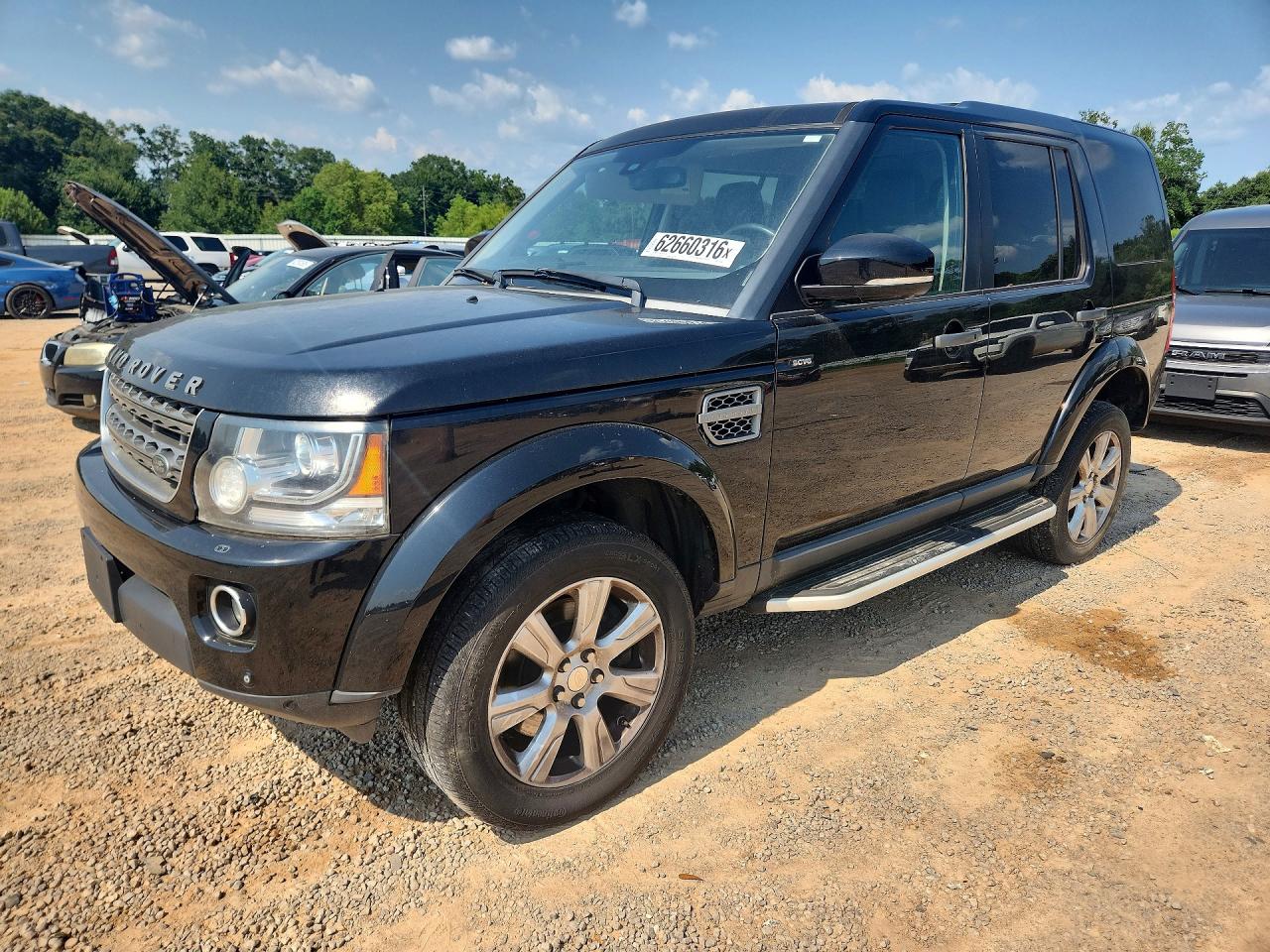 2015 Land Rover LR4 HSE, VIN SALAG2V6XFA742104 — Minor dents and scratches