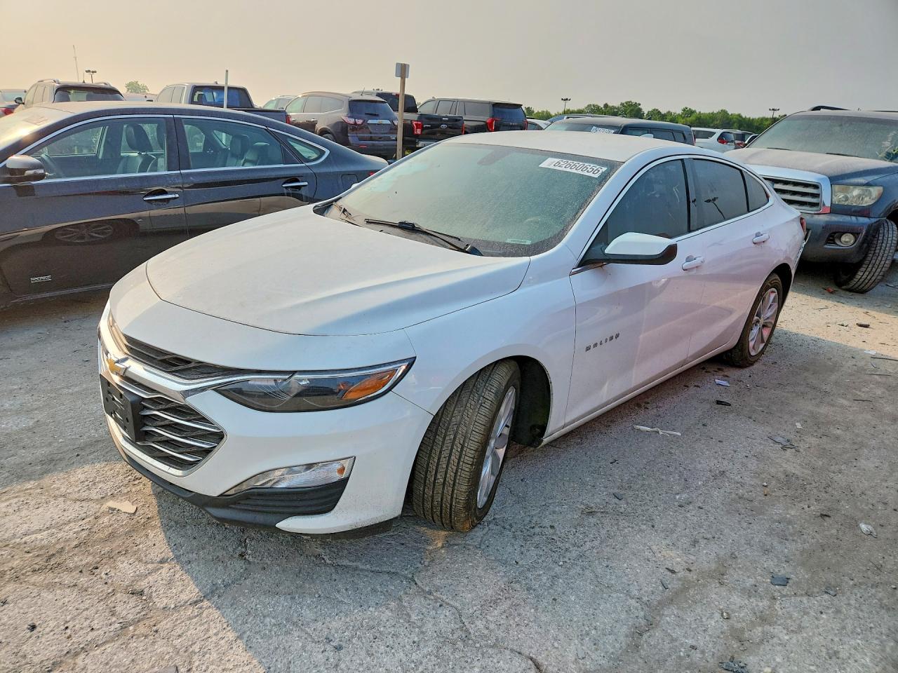 2022 Chevrolet Malibu LT, VIN 1G1ZD5STXNF127867 — Бок