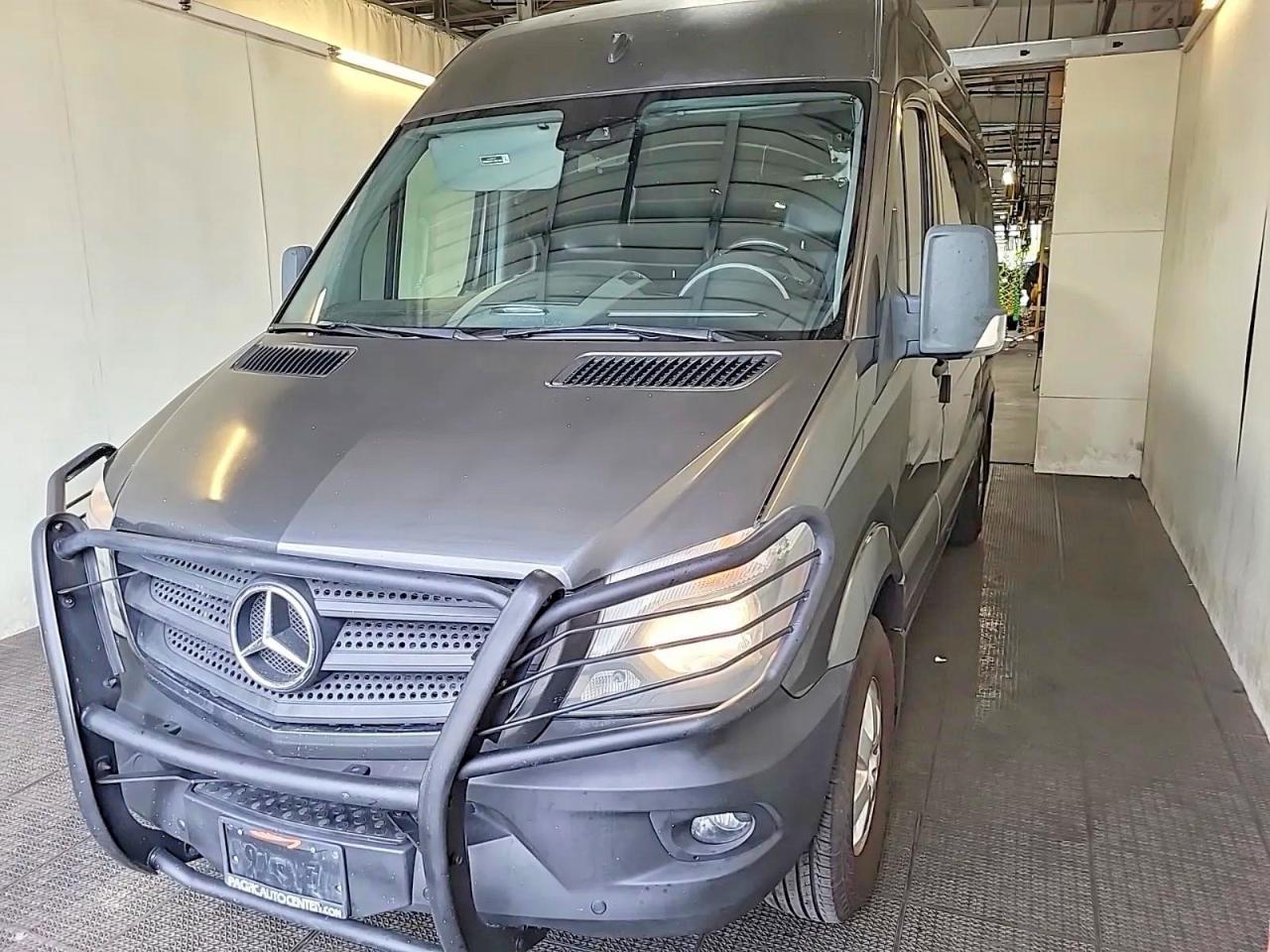 2018 Mercedes-Benz Sprinter Passenger, VIN 8BRPE7CD5JE158134 — Normal wear