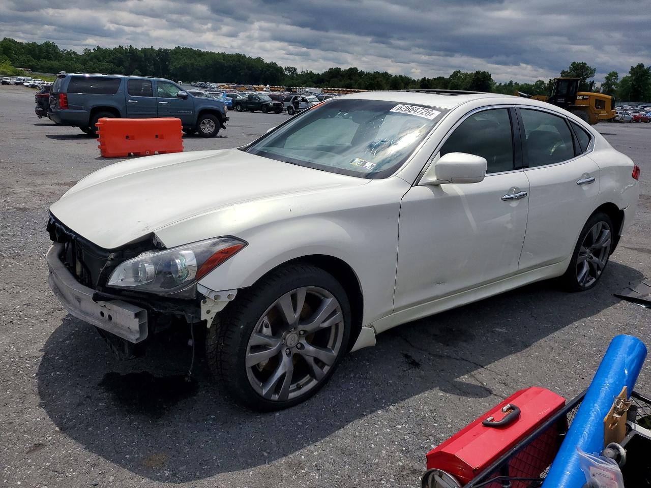 2013 Infiniti M, VIN JN1BY1AR9DM604670 — Front end