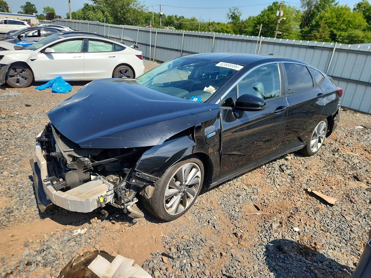 2018 Honda Clarity Touring, VIN JHMZC5F34JC006167 — Front end