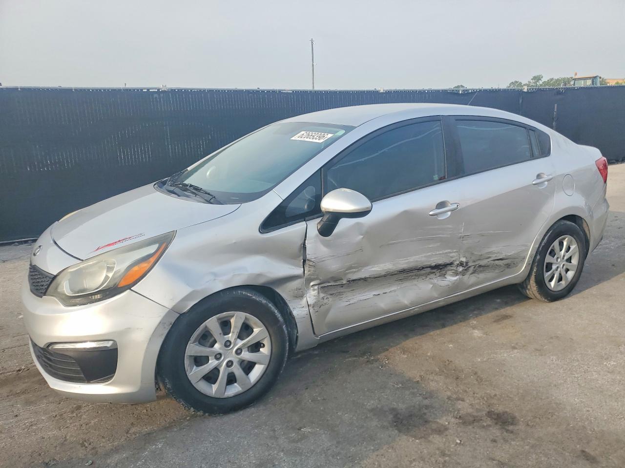 2017 Kia Rio LX, VIN KNADM4A35H6049108 — Бок