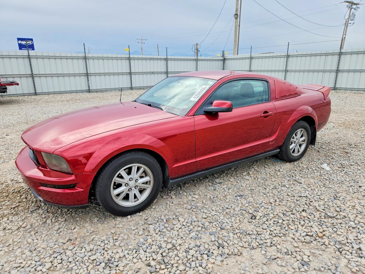 2006 Ford Mustang Standard, VIN 1ZVFT80N065236975 — Бок