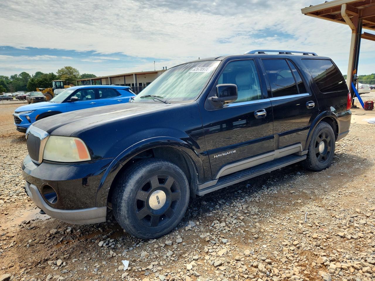 2004 Lincoln Navigator Luxury, VIN 5LMFU27R04LJ22479 — Minor dents and scratches