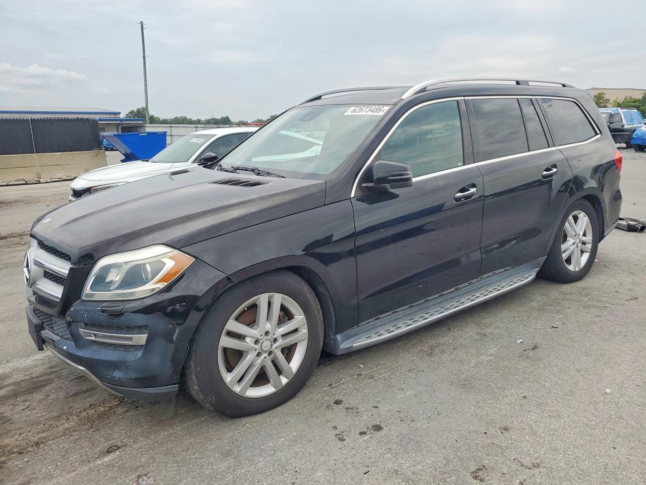 2015 Mercedes-Benz GL 450, VIN 4JGDF6EE3FA495400 — Minor dents and scratches
