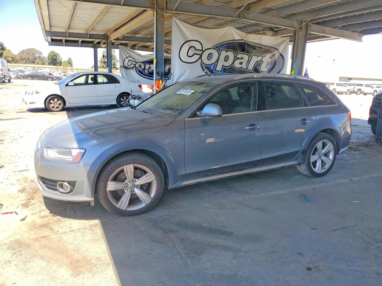 2013 Audi allroad A4 Premium Plus, VIN WA1UFAFL4DA164305 — Minor dents and scratches