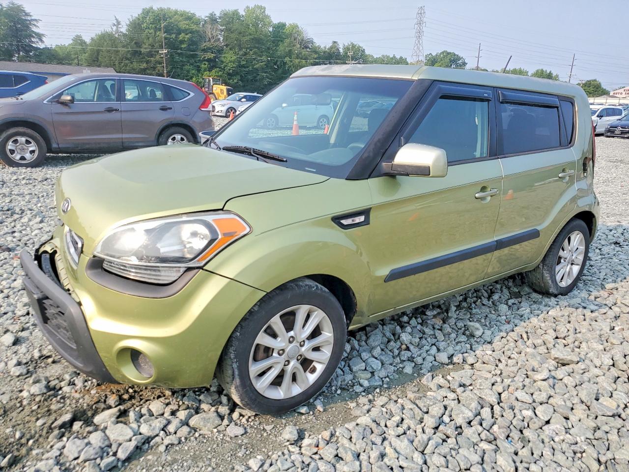 2013 Kia Soul, VIN KNDJT2A57D7615286 — Front end