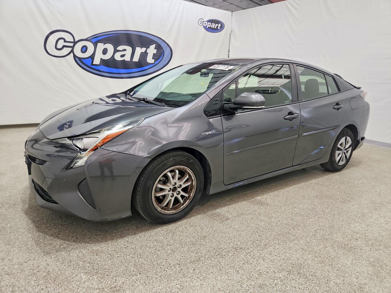 2017 Toyota Prius One, VIN JTDKBRFU6H3043995 — Front end