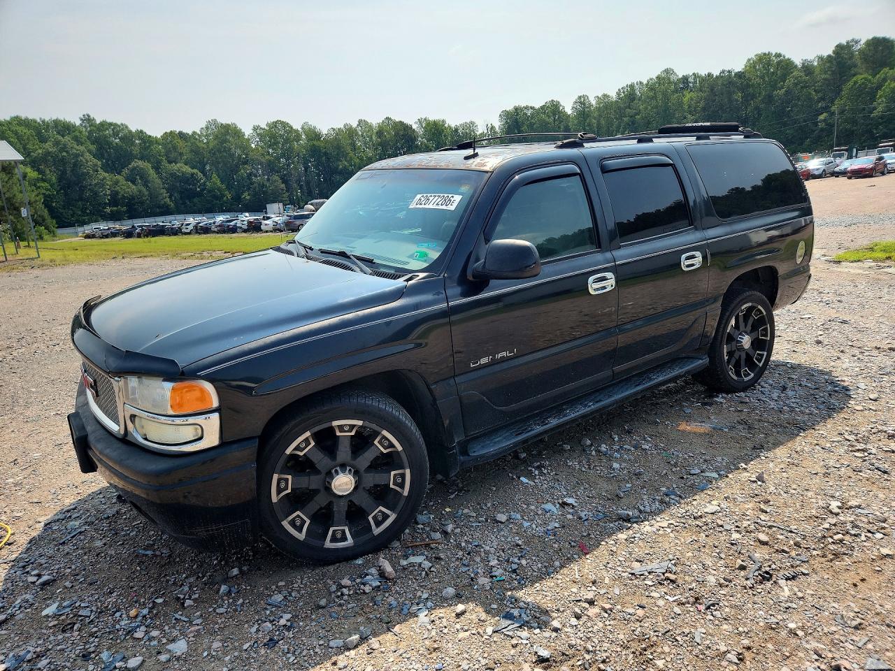 2002 GMC Yukon XL, VIN 1GKFK66U52J282381 — Rear end